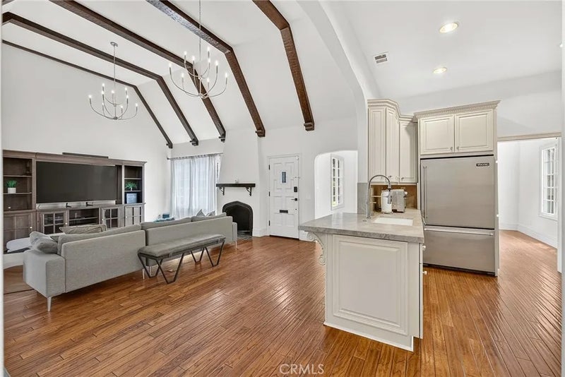 515 N Crescent Heights