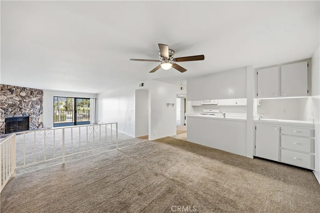 2501 S El Camino Real 23