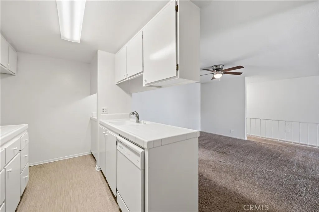 2501 S El Camino Real 23