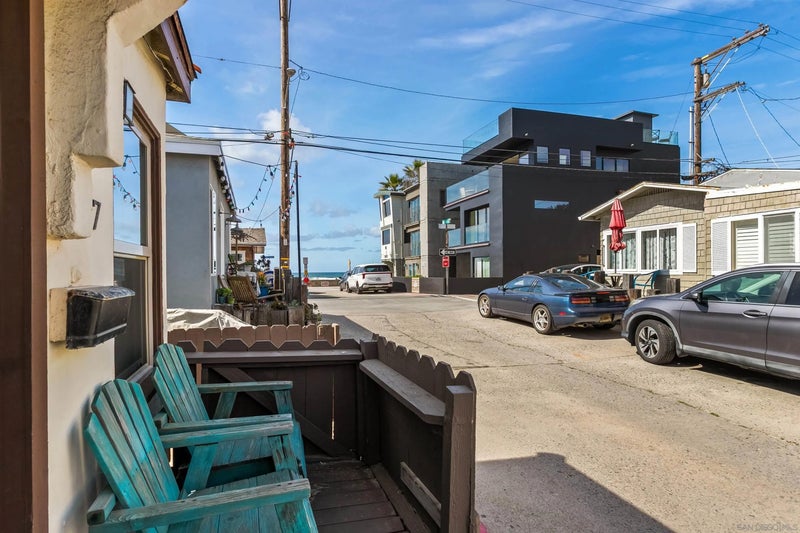 717-19 San Jose Pl