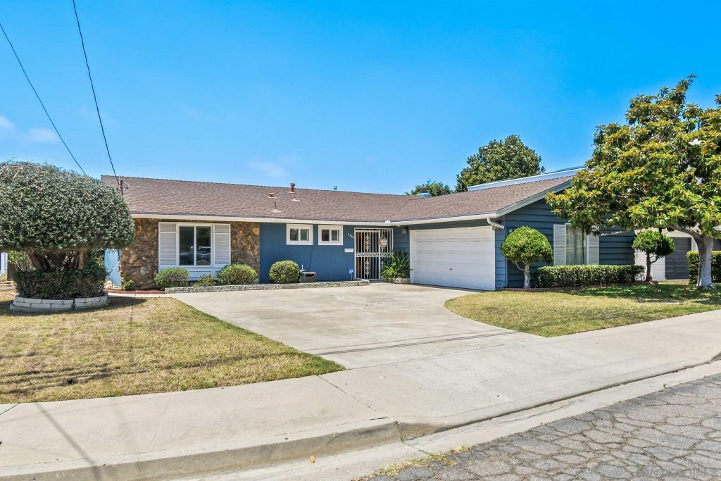 Photo of 6304 Lake Lucerne DR, San Diego, CA 92119 (MLS # 260013838)