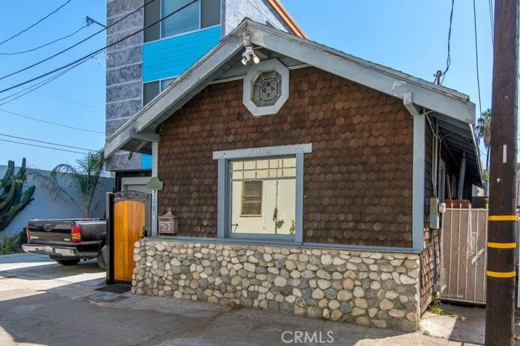 Photo of 708 E Alta Way, Long Beach, CA 90802 (MLS # OC26095743)