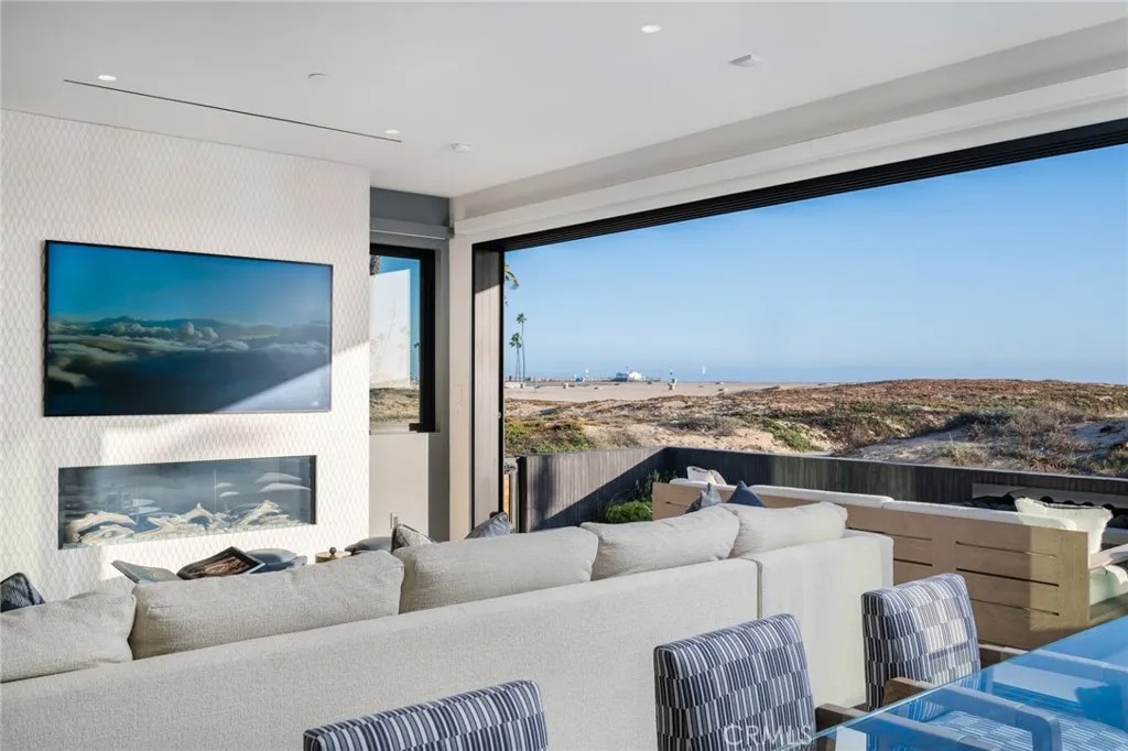 218 E Oceanfront