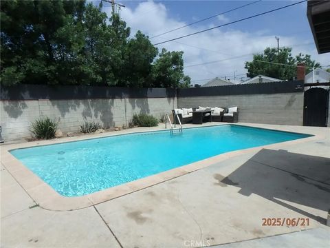 Tiny photo for 17457 Covello St, Van Nuys, CA 91406 (MLS # SR25246158)