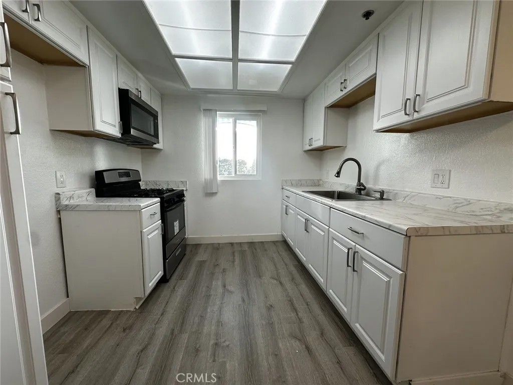 Photo of 710 W Washington Ave, Santa Ana, CA 92706 (MLS # OC26093322)