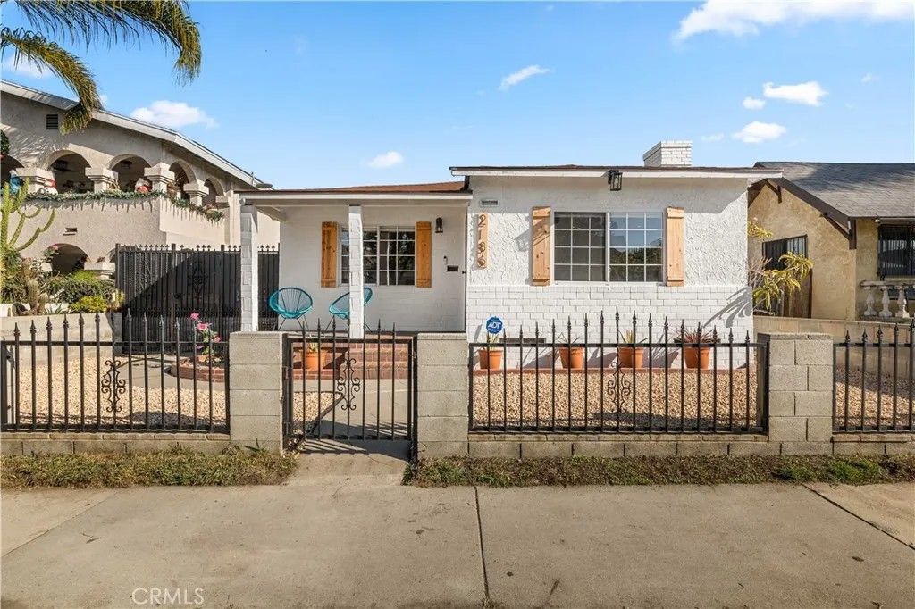 Photo of 2186 Lime Avenue, Long Beach, CA 90806 (MLS # SB25270901)