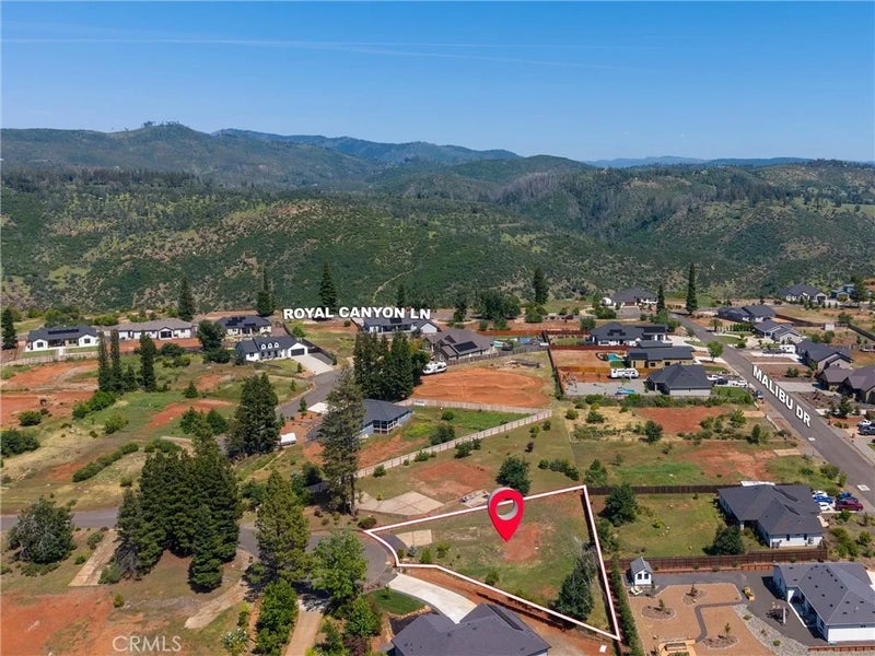 5220 Falcons View