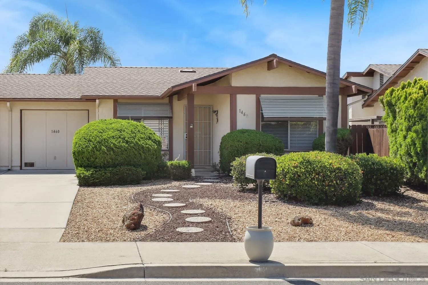 1460 Highridge Dr