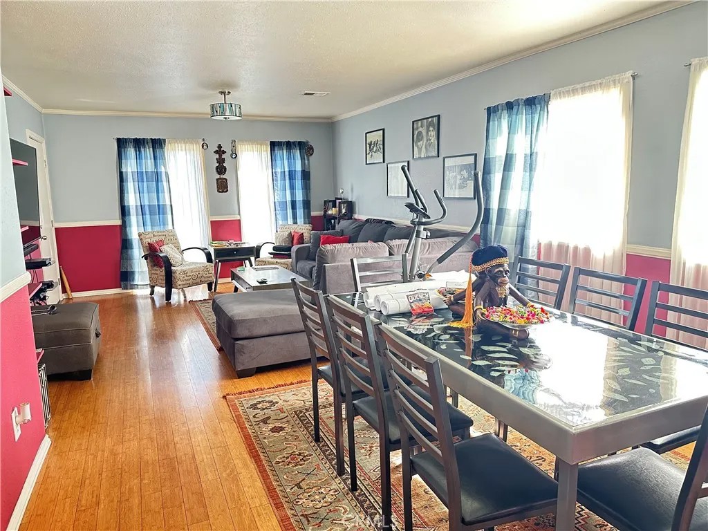 1415 N Mariposa