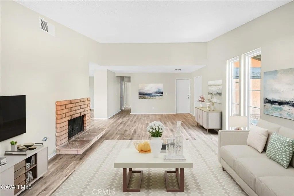 Photo of 521 W Avenue J14, Lancaster, CA 93534 (MLS # SR26006161)