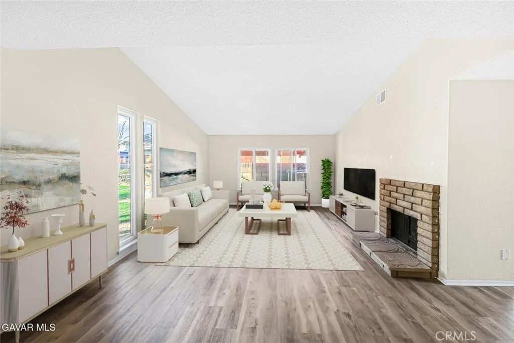 Photo of 521 W Avenue J14, Lancaster, CA 93534 (MLS # SR26006161)