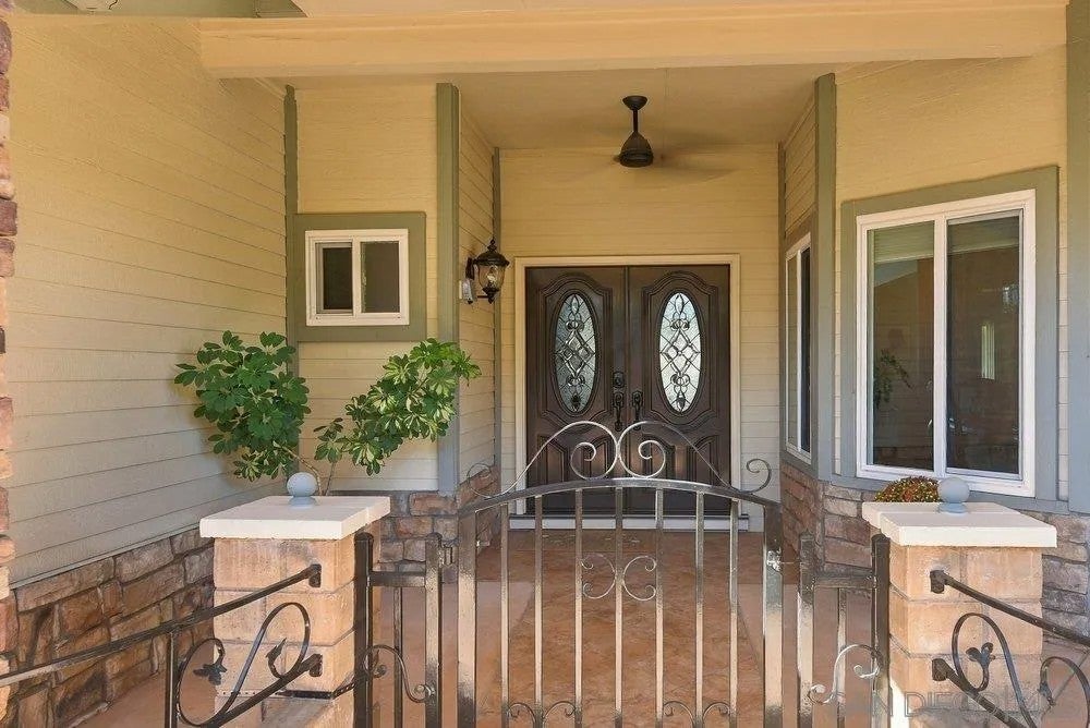 Photo of 1422 W Country Club, Escondido, CA 92026 (MLS # 260024488)