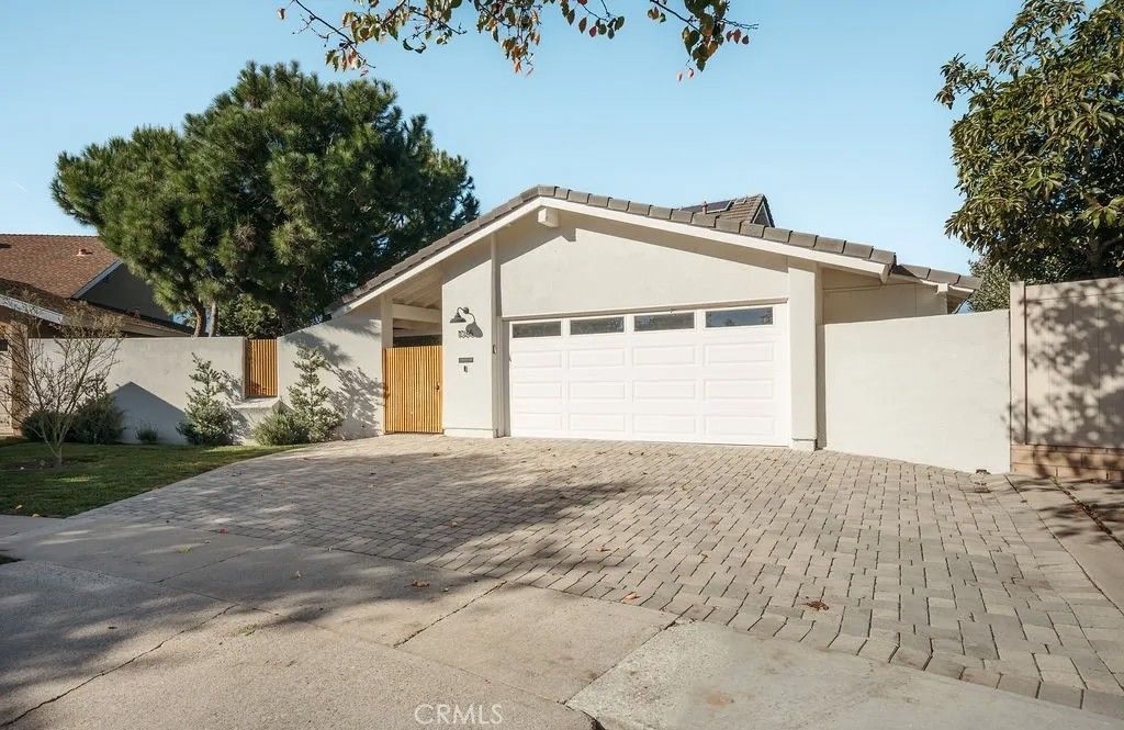 Photo of 1086 Vallejo Cir, Costa Mesa, CA 92626 (MLS # OC26002284)