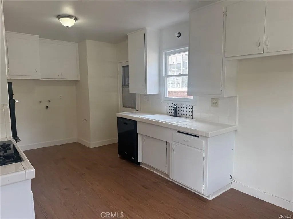 935 W 17th