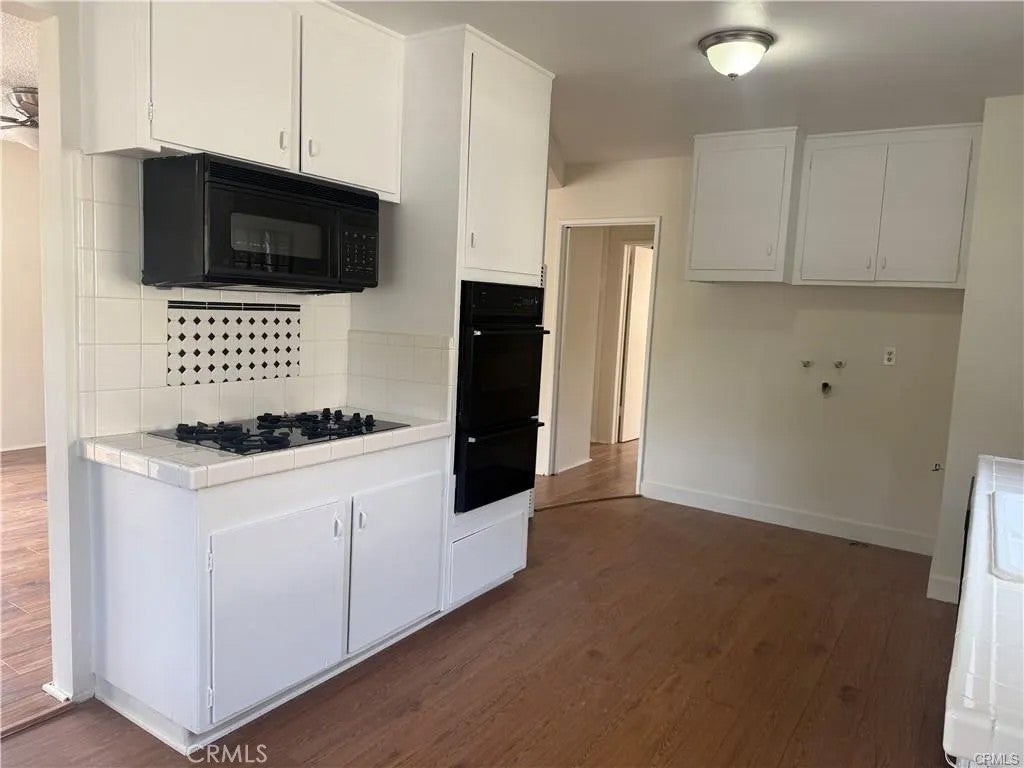 935 W 17th