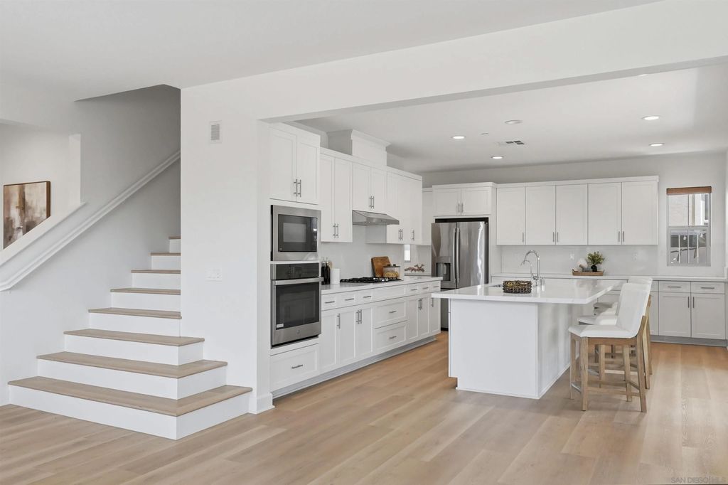 Photo of 1124 Camino Levante, Chula Vista, CA 91913 (MLS # 260010203)