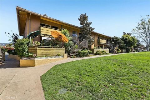 Photo of 2094 E Grand Ave #33, Escondido, CA 92027 (MLS # CV26035269)