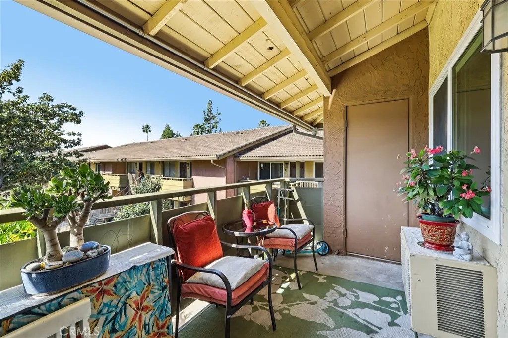 2094 E Grand Ave 33