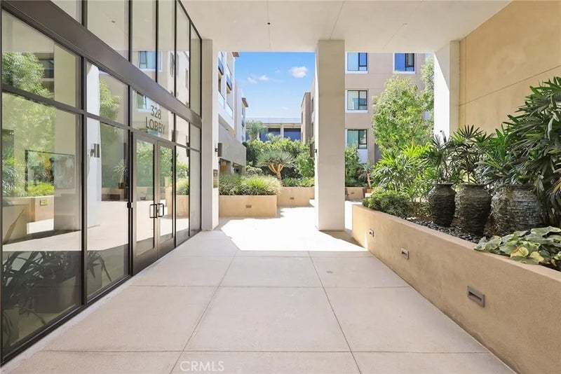328 W Green St. 201