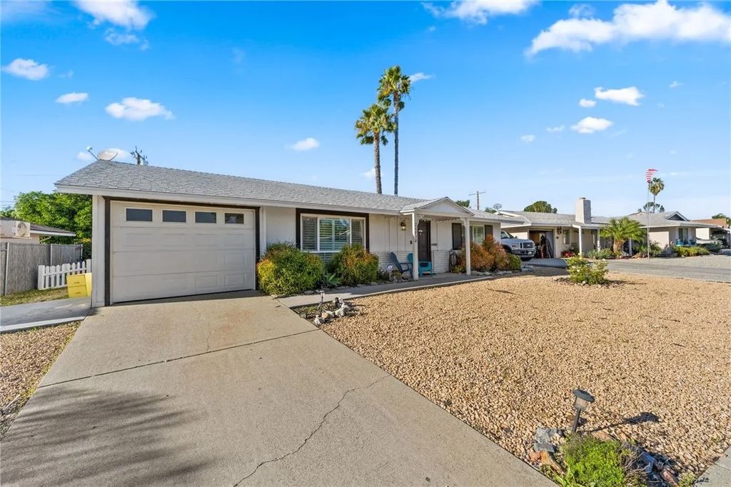 Photo of 26830 Oakmont Dr, Menifee, CA 92586 (MLS # CV26010055)