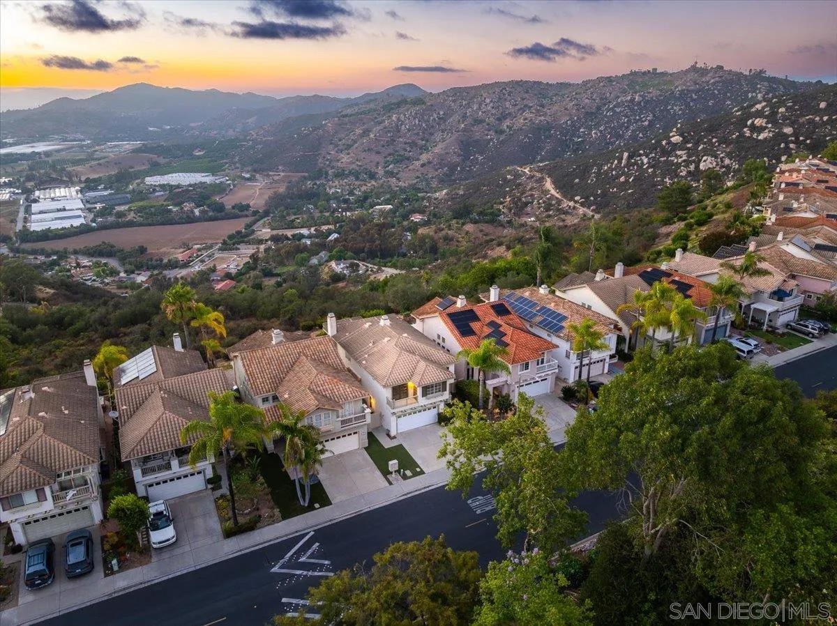 2109 Woodland Heights