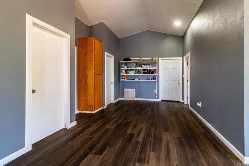 13711 Glen Lane