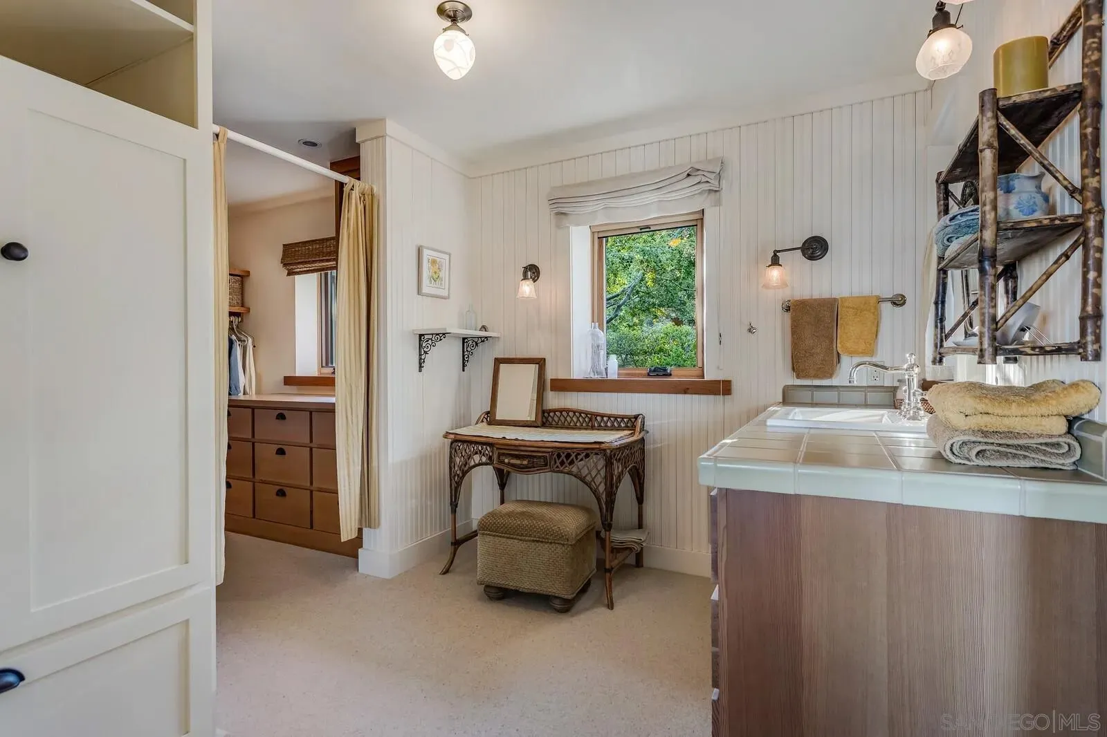 Julian, California 92036, United States, 4 Bedrooms Bedrooms, ,5 BathroomsBathrooms,Residential,Active,185001