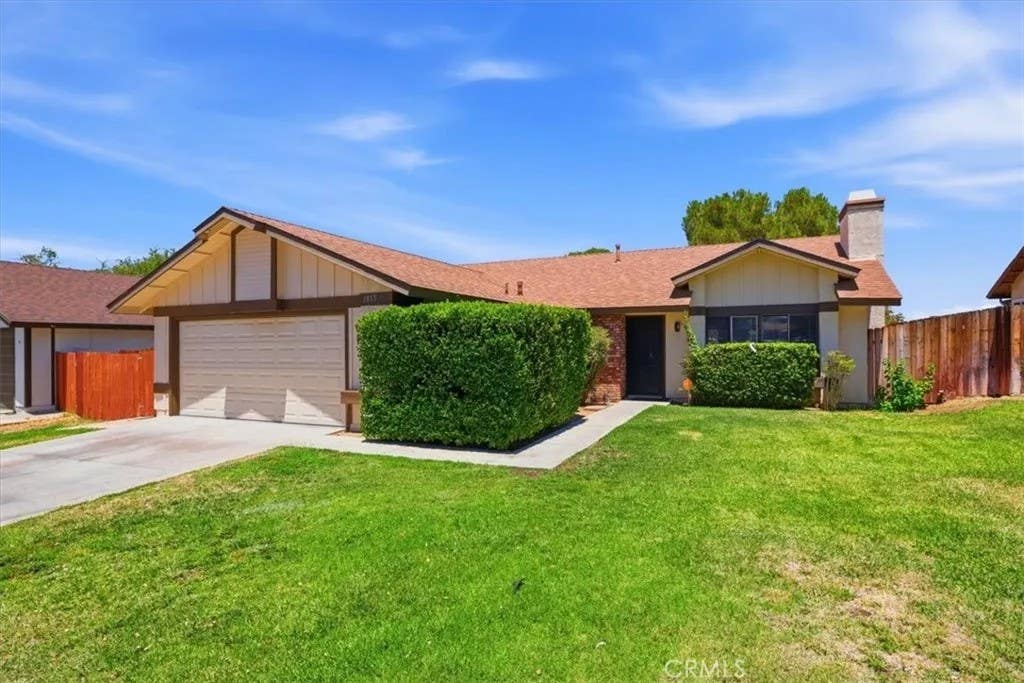 Photo of 1855 E Avenue R2, Palmdale, CA 93550 (MLS # IV26162362)