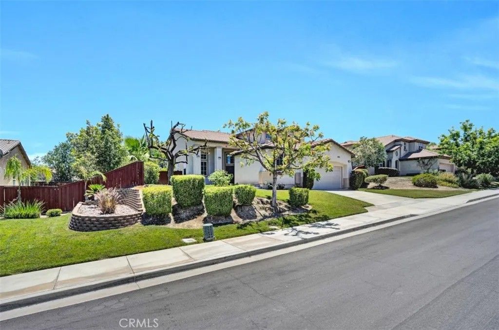 Photo of 2411 Menlo Avenue, San Jacinto, CA 92583 (MLS # SW25147793)