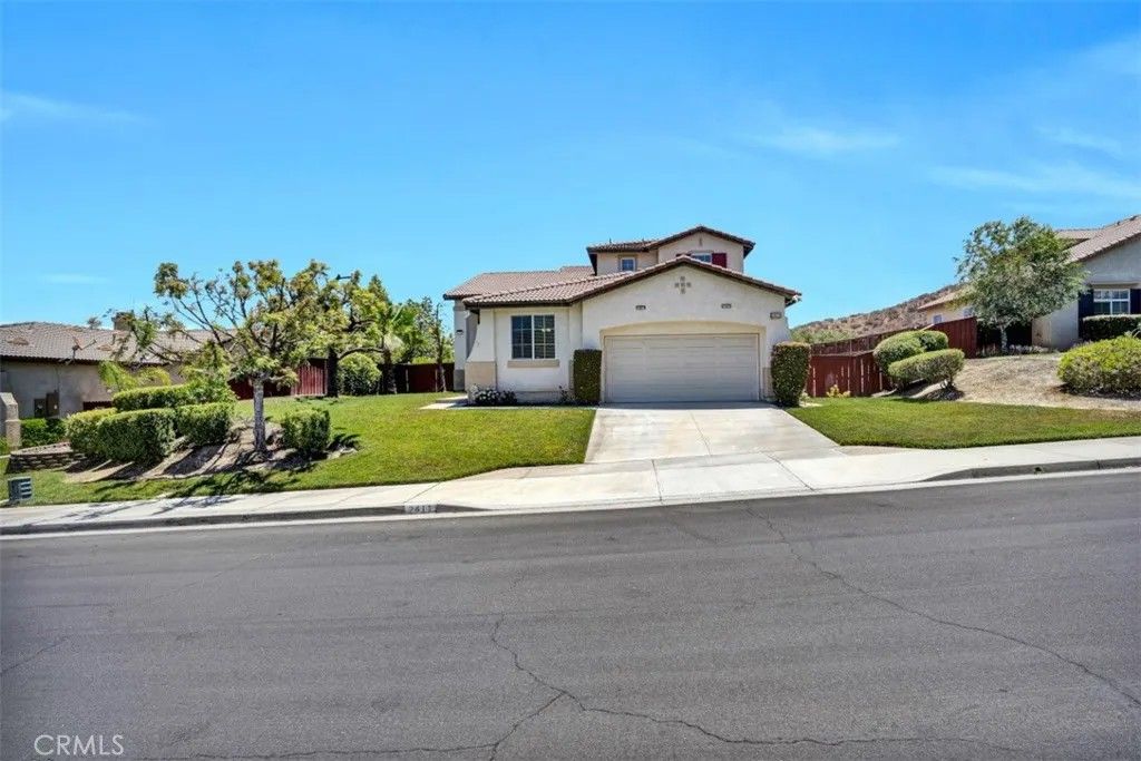 Photo of 2411 Menlo Avenue, San Jacinto, CA 92583 (MLS # SW25147793)