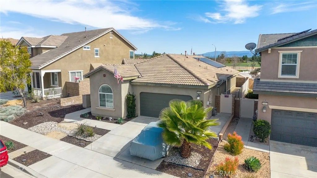Photo of 31869 Straw Lily Dr, Murrieta, CA 92563 (MLS # CV26040373)