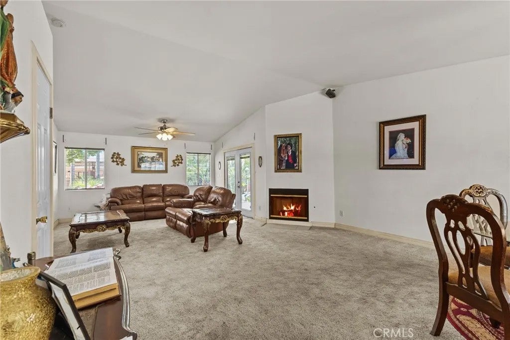 19345 Warren