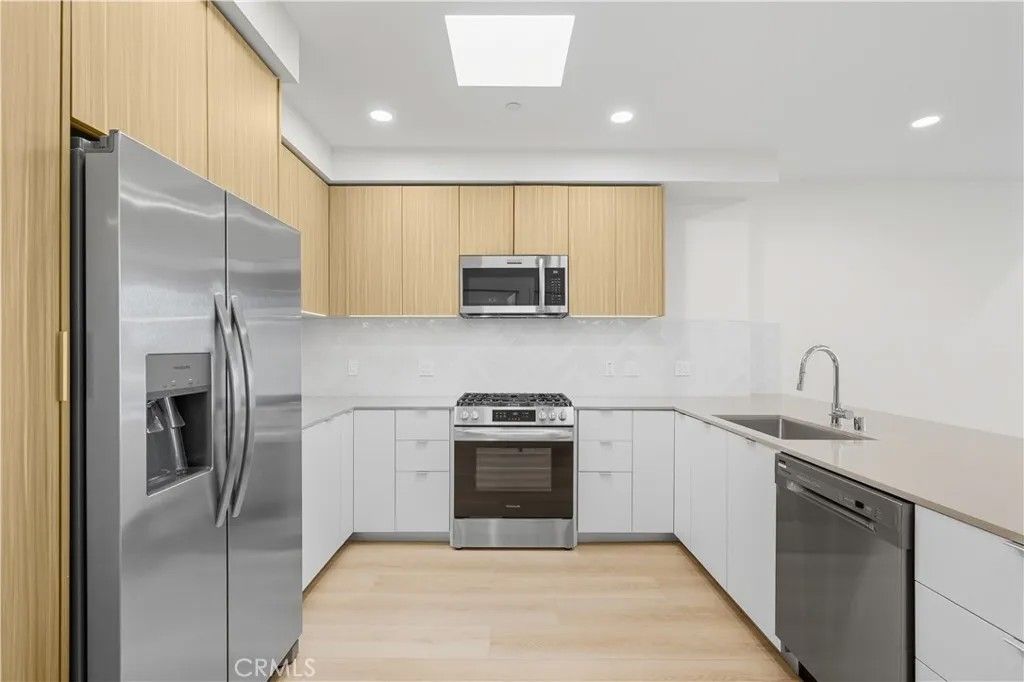 Photo of 12078 Guerin Street #104, Studio City, CA 91604 (MLS # SR25269485)