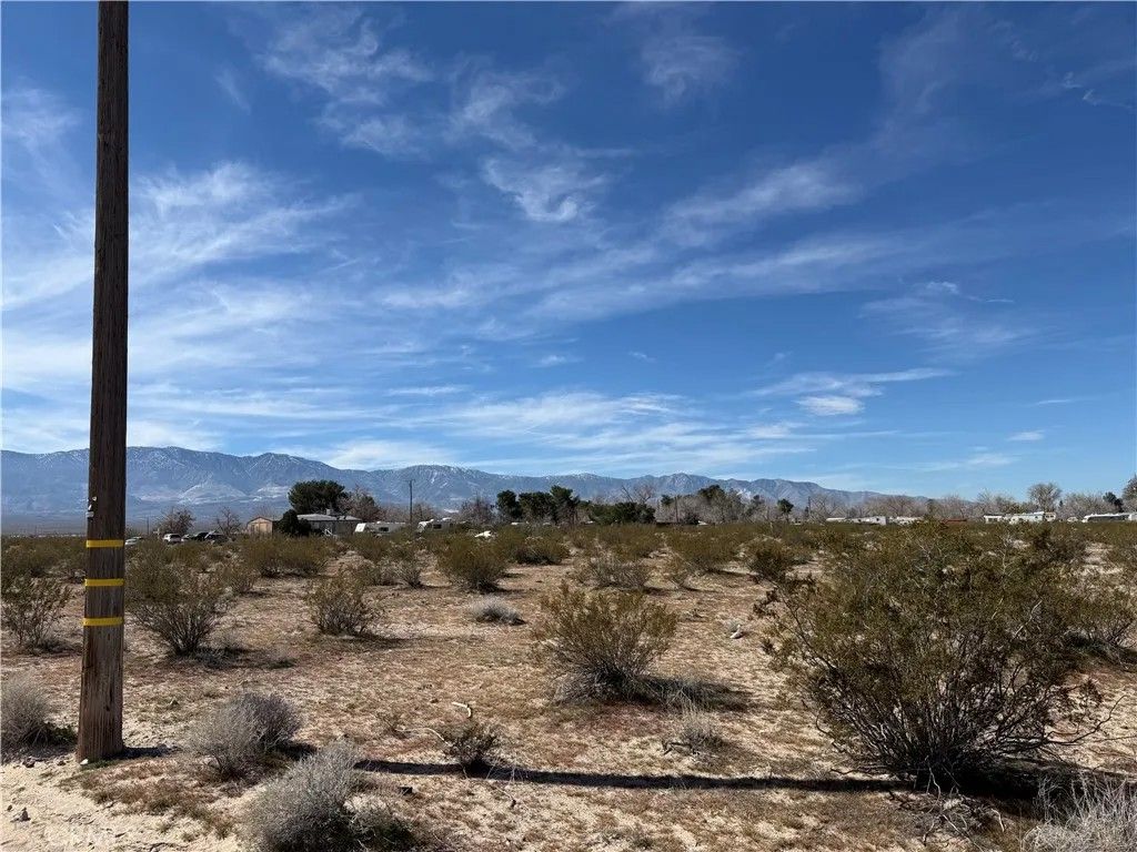 Photo of 10248 Cavetto Rd, Lucerne Valley, CA 92356 (MLS # IV26049909)