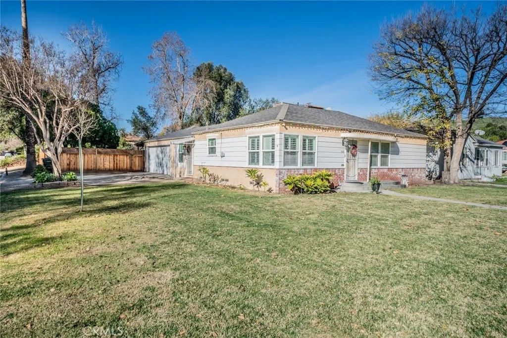 Photo of 2856 N I St, San Bernardino, CA 92405 (MLS # IV26007437)