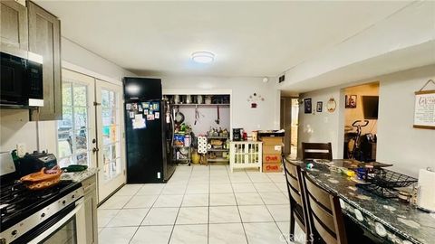 Tiny photo for 5833 Leo St, Bakersfield, CA 93307 (MLS # SR26022739)