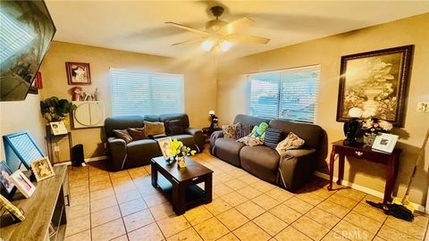 Tiny photo for 5833 Leo St, Bakersfield, CA 93307 (MLS # SR26022739)