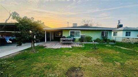 Tiny photo for 5833 Leo St, Bakersfield, CA 93307 (MLS # SR26022739)