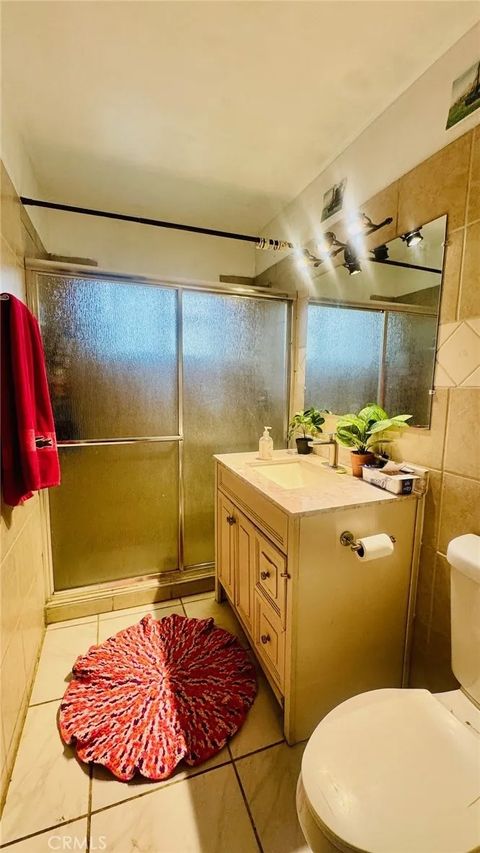 Tiny photo for 5833 Leo St, Bakersfield, CA 93307 (MLS # SR26022739)