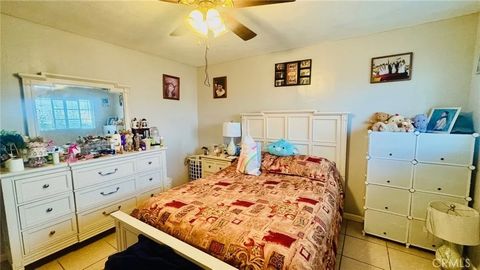 Tiny photo for 5833 Leo St, Bakersfield, CA 93307 (MLS # SR26022739)