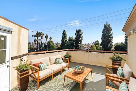Tiny photo for 14957 Victory #101, Van Nuys, CA 91411 (MLS # BB25255416)