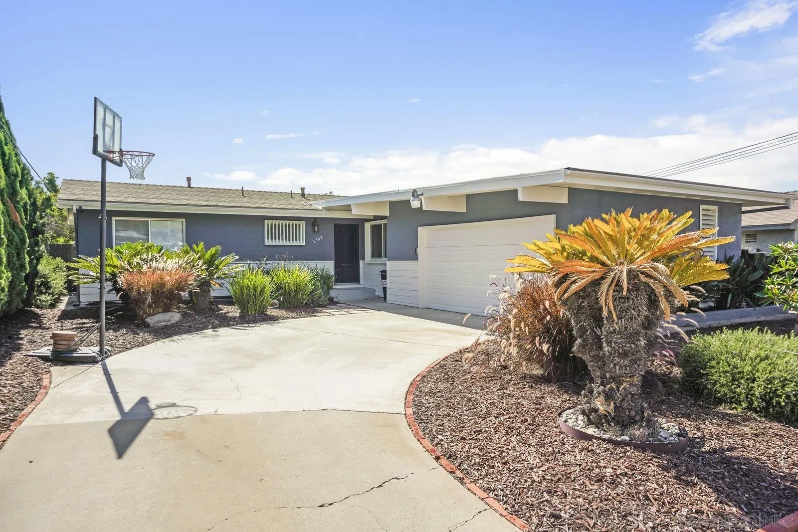 6702 Estrella Dr