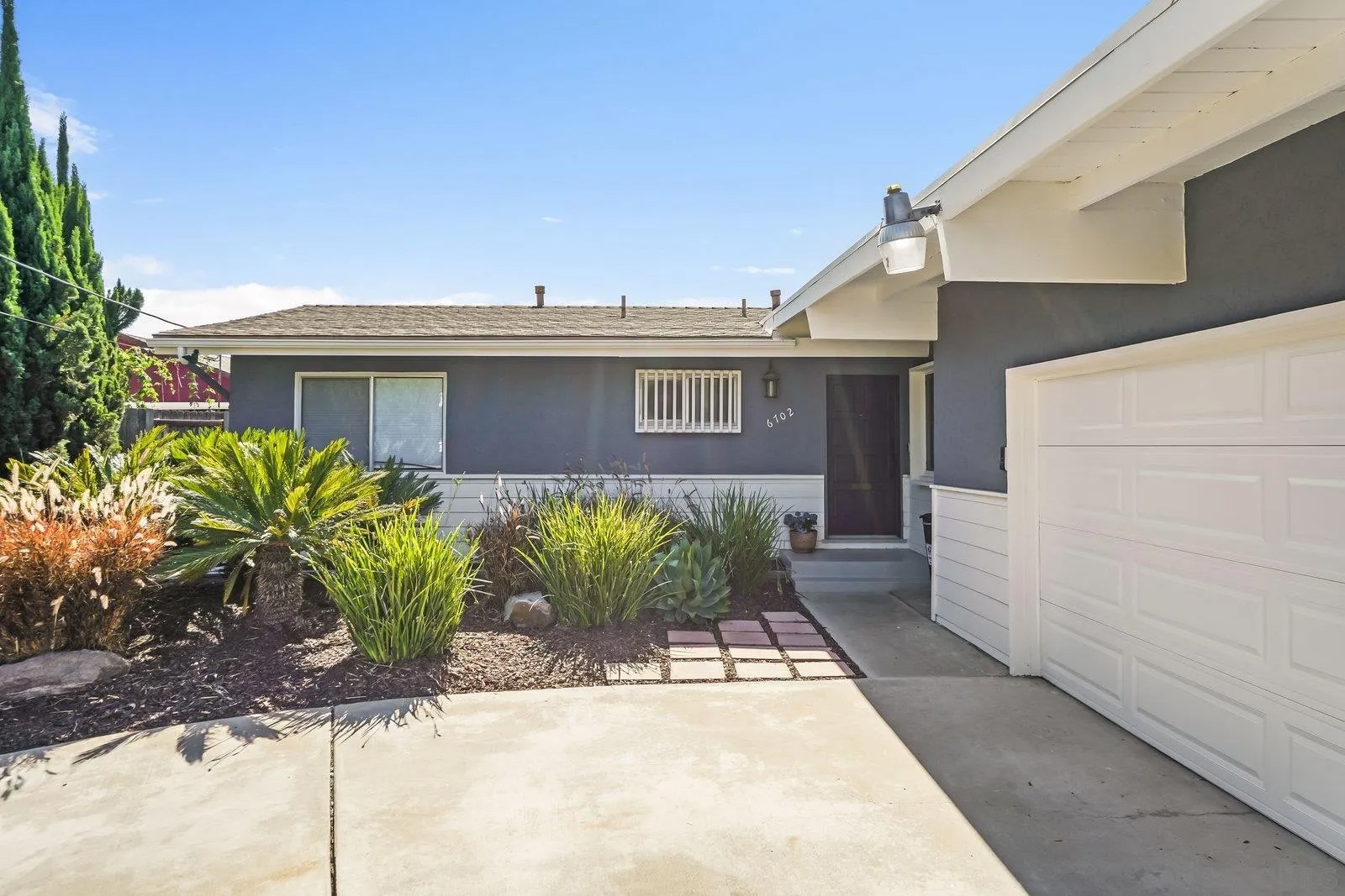6702 Estrella Dr