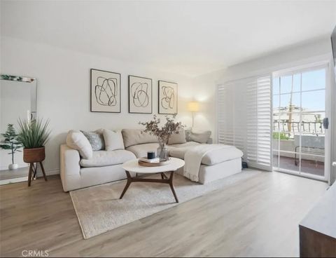 Photo of 1335 Newport Avenue #202, Long Beach, CA 90804 (MLS # SB26036190)