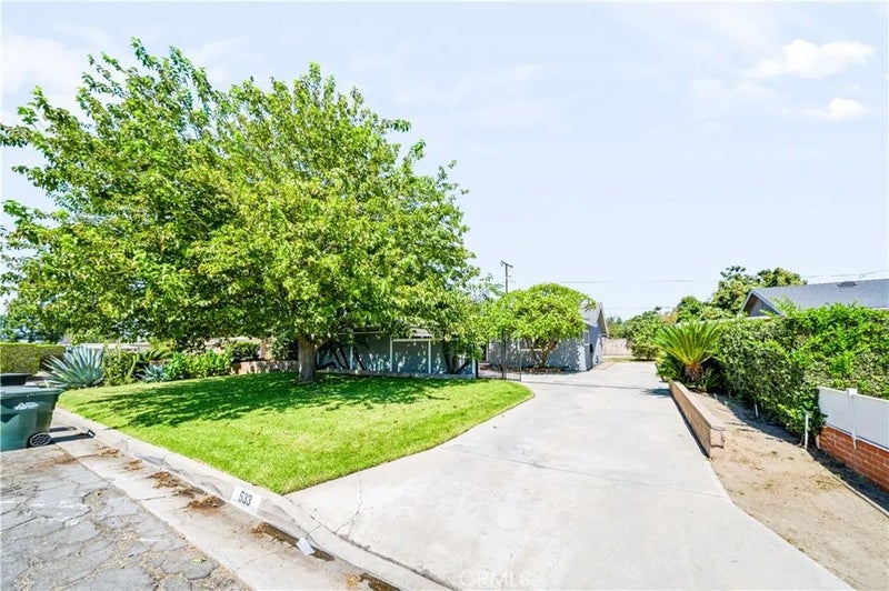 533 E Covina