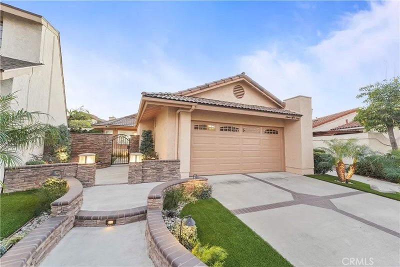 1153 N Outrigger