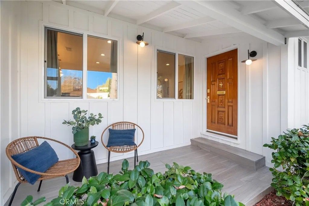 Photo of 5625 Saint Clair Avenue, Valley Village, CA 91607 (MLS # SR26011694)