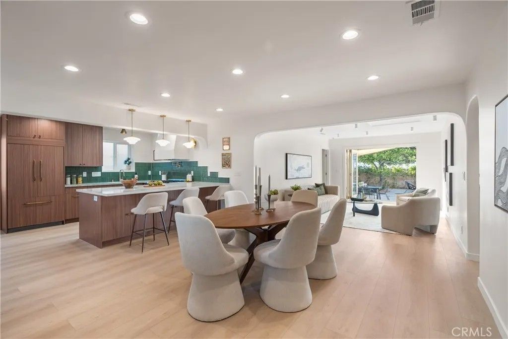 Photo of 5625 Saint Clair Avenue, Valley Village, CA 91607 (MLS # SR26011694)