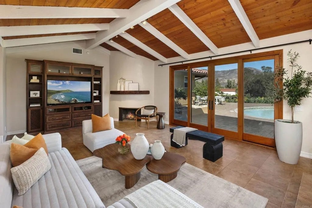 17543 Rancho del Rio