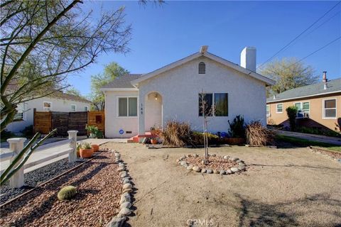 Photo of 148 E 23rd St, Merced, CA 95340 (MLS # MC26033618)